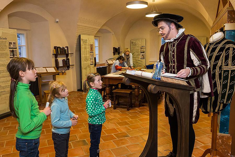 Klöster Český Krumlov: Handwerksworkshop, Weihnachtsherstellung, 17.12.2016