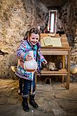 Český Krumlov Monasteries: Craft Workshop and Christmas, Decoration Making, 17.12.2016, photo by: Lubor Mrázek