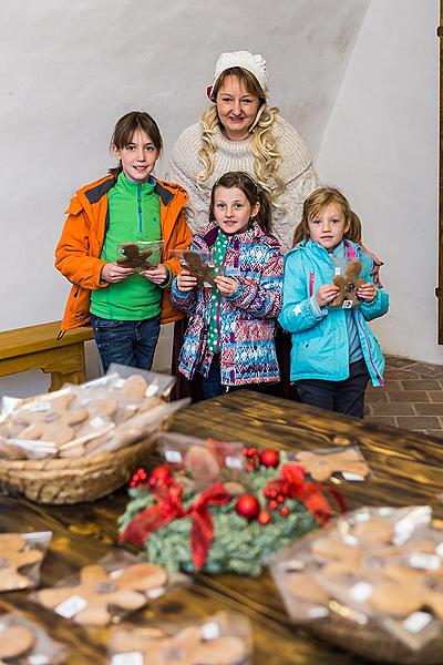 Klöster Český Krumlov: Handwerksworkshop, Weihnachtsherstellung, 17.12.2016