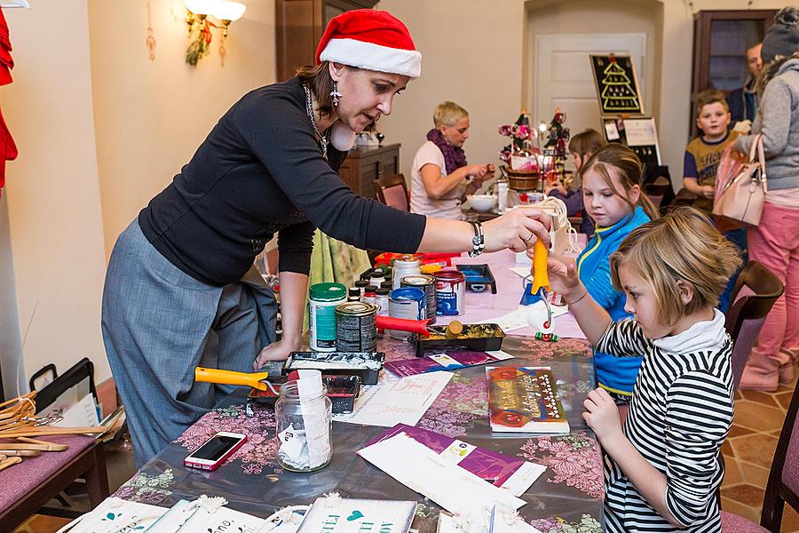 Klöster Český Krumlov: Handwerksworkshop, Weihnachtsherstellung, 17.12.2016