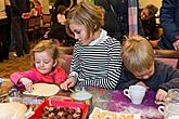 Český Krumlov Monasteries: Craft Workshop and Christmas, Decoration Making, 17.12.2016, photo by: Lubor Mrázek