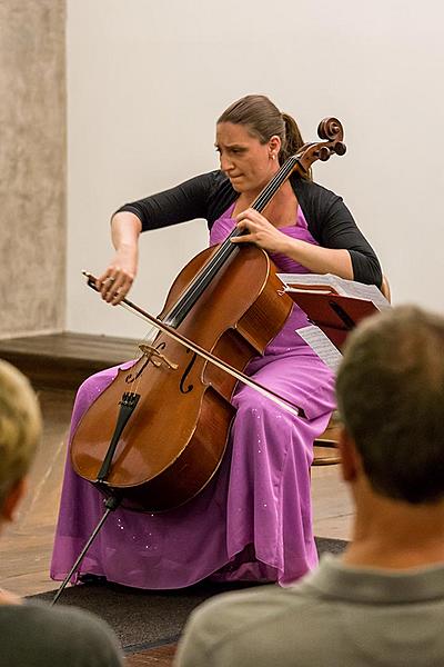 Nokturno s číši vína - Jana Bezpalcová (akordeon), Dominika Weiss Hošková (violoncello), 30.6.2017, Festival komorní hudby Český Krumlov