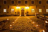 Nocturne with a glass of wine - Jana Bezpalcová (accordion), Dominika Weiss Hošková (cello), 30.6.2017, Chamber Music Festival Český Krumlov, photo by: Lubor Mrázek