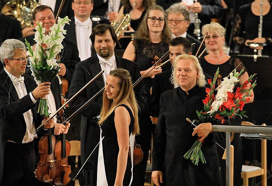 Maria Solozobova /housle/, SOČR /rezidenční orchestr MHF ČK/, Conrad Van Alphen /dirigent/, 15.7.2017, 26. Mezinárodní hudební festival Český Krumlov 2017