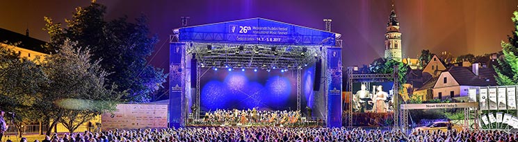 Angela Gheorghiu /soprÃ¡n/ a RamÃ³n Vargas /tenor/, PKF â Prague Philharmonia, LeoÅ¡ SvÃ¡rovskÃ½ /dirigent/, 14.7.2017, 26. MezinÃ¡rodnÃ­ hudebnÃ­ festival ÄeskÃ½ Krumlov 2017