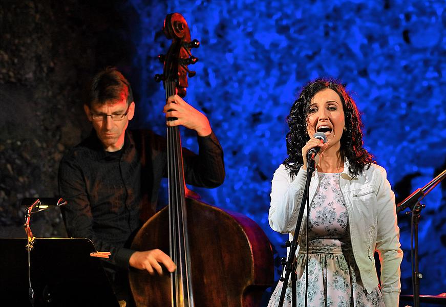 Rendez-vous with Radka Fišarová /Chanson Evening/, Kooperativa Garden, 25.7.2017, 26th International Music Festival Český Krumlov 2017