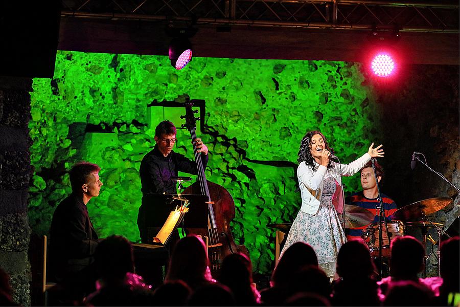 Rendez-vous with Radka Fišarová /Chanson Evening/, Kooperativa Garden, 25.7.2017, 26th International Music Festival Český Krumlov 2017