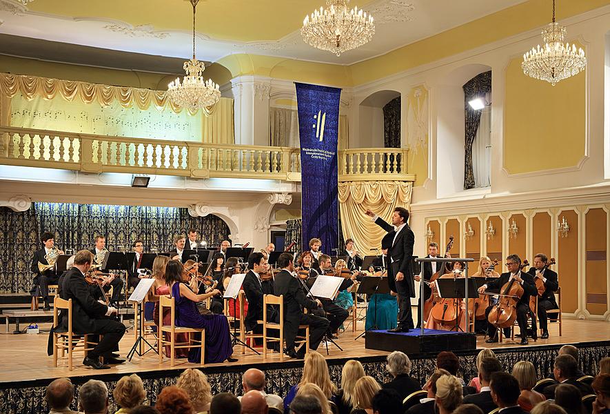 Julian Rachlin /violin, conductor/ and Sarah McElravy /viola/, South Czech Philharmonic, 28.7.2017, 26th International Music Festival Český Krumlov 2017