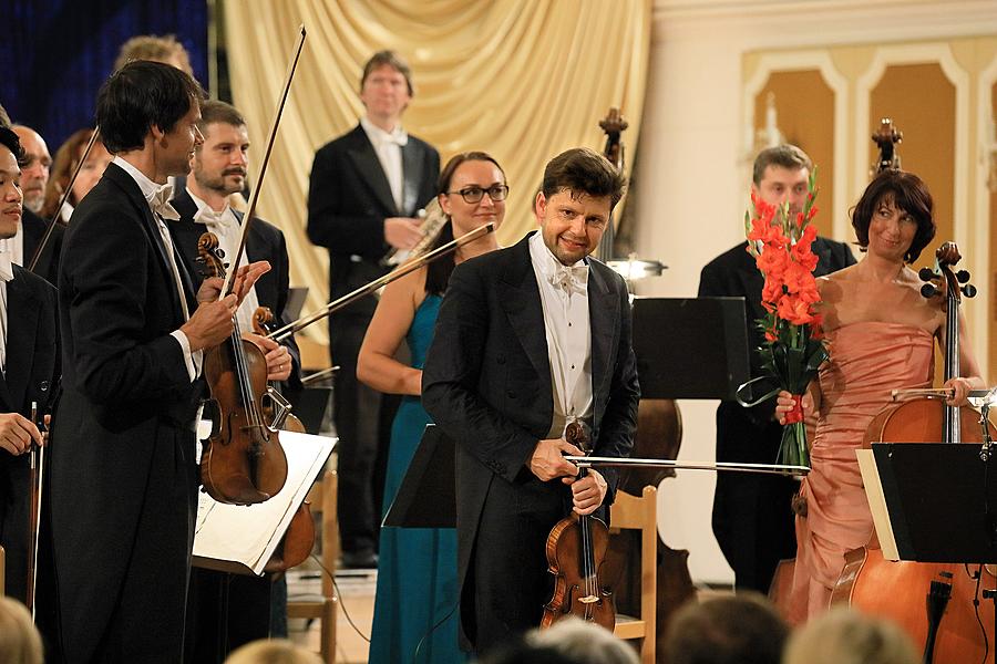 Julian Rachlin /violin, conductor/ and Sarah McElravy /viola/, South Czech Philharmonic, 28.7.2017, 26. Internationales Musikfestival Český Krumlov 2017