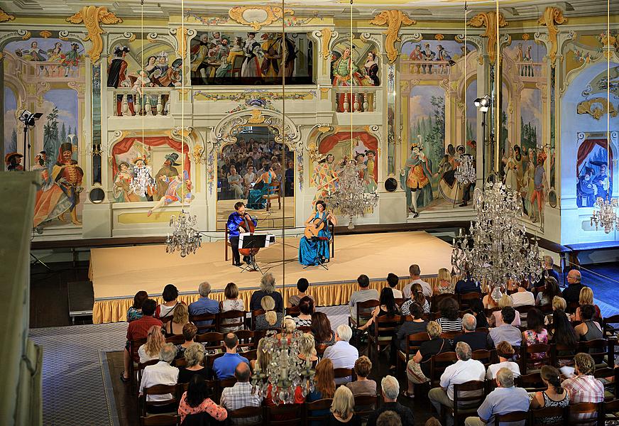 Petr Nouzovský /violoncello/ a Miriam Rodriguez Brüllová /kytara/, 1.8.2017, 26. Mezinárodní hudební festival Český Krumlov 2017