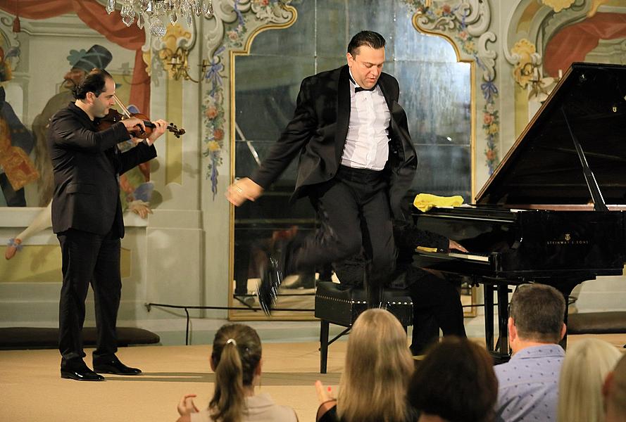 Marcela Cerno /soprán/, Daniel Serafin /baryton/ a Janoska Ensemble, 3.8.2017, 26. Mezinárodní hudební festival Český Krumlov 2017