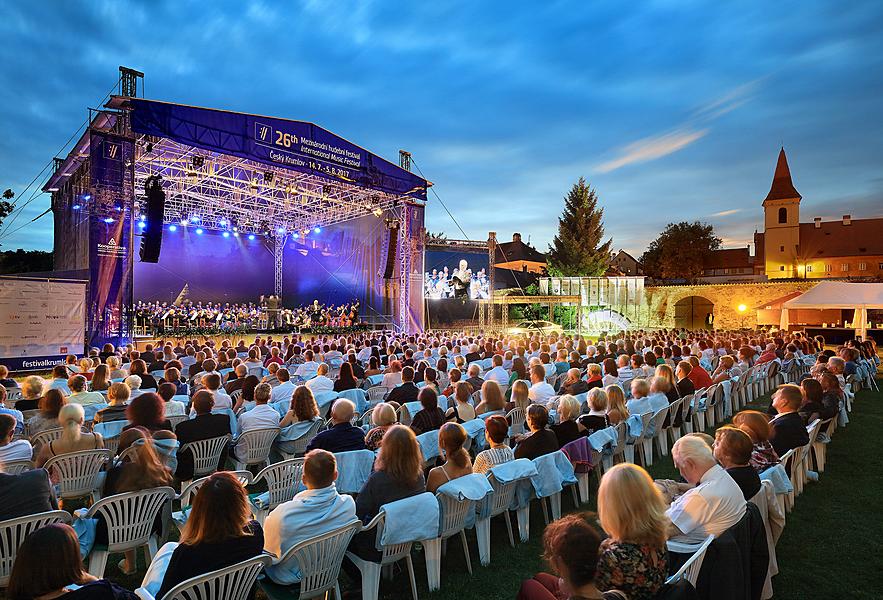 Giuseppe Verdi: Messa da Requiem, Bohuslav Martinů Philharmonic Orchestra, Stanislav Vavřínek /conductor/, 4.8.2017, 26. Internationales Musikfestival Český Krumlov 2017