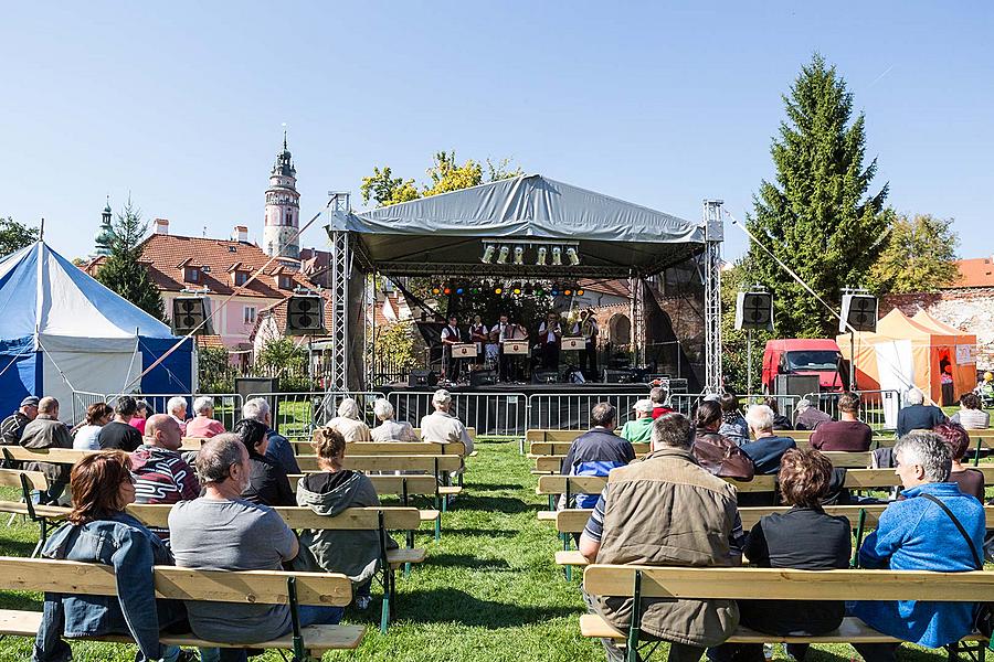 Saint Wenceslas Celebrations and International Folk Music Festival 2017 in Český Krumlov, Friday 30th Saturday 2017