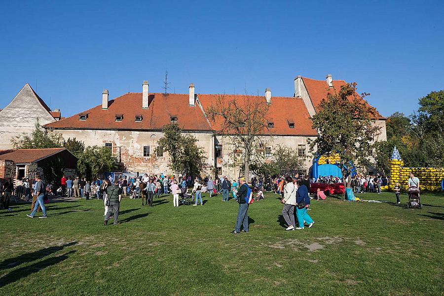 Saint Wenceslas Celebrations and International Folk Music Festival 2017 in Český Krumlov, Friday 30th Saturday 2017