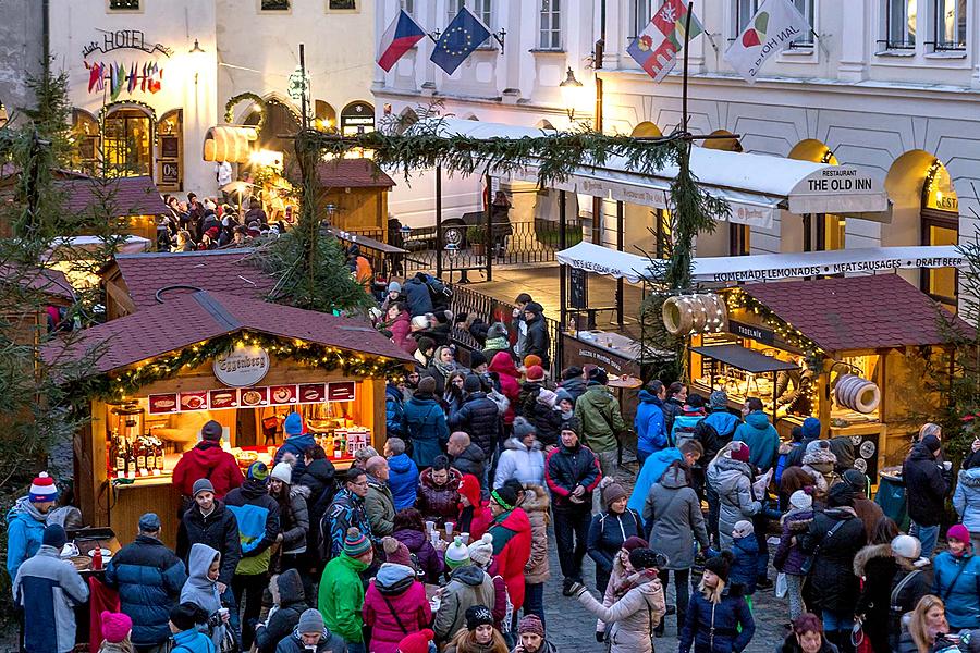 1. Adventssontag - Musikalisch-poetische Eröffnung des Advents Verbunden mit der Beleuchtung des Weihnachtsbaums, Český Krumlov 3.12.2017