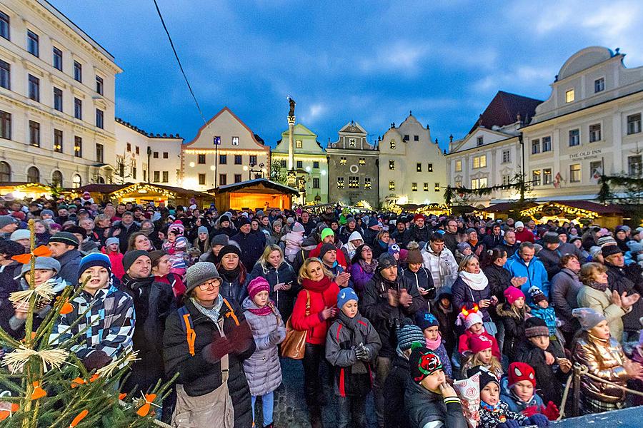 1. adventní neděle - hudebně poetické otevření Adventu spojené s rozsvícením vánočního stromu, Český Krumlov 3.12.2017