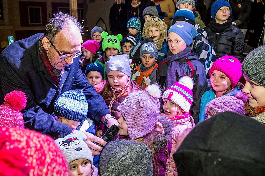 1st Advent Sunday - Music- and Poetry-filled Advent Opening and Lighting of the Christmas Tree, Český Krumlov, Český Krumlov 3.12.2017