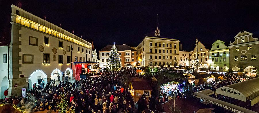 1. Adventssontag - Musikalisch-poetische Eröffnung des Advents Verbunden mit der Beleuchtung des Weihnachtsbaums, Český Krumlov 3.12.2017