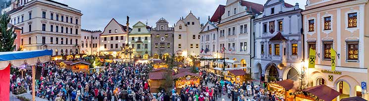 1. adventnÃ­ nedÄle - hudebnÄ poetickÃ© otevÅenÃ­ Adventu spojenÃ© s rozsvÃ­cenÃ­m vÃ¡noÄnÃ­ho stromu, ÄeskÃ½ Krumlov 3.12.2017