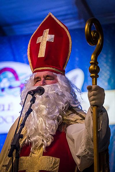 St. Nicholas Present Distribution 5.12.2017, Advent and Christmas in Český Krumlov