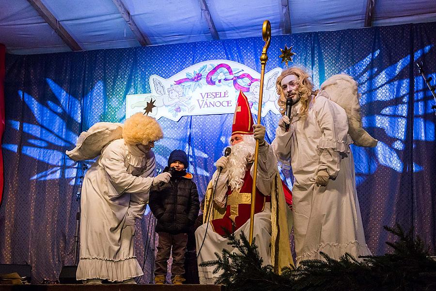 St. Nicholas Present Distribution 5.12.2017, Advent and Christmas in Český Krumlov