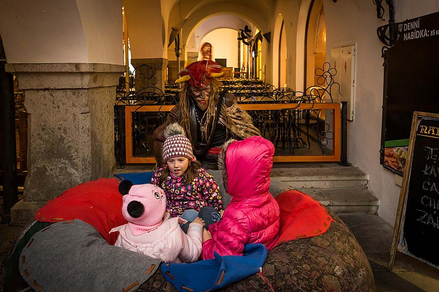 St. Nicholas Present Distribution 5.12.2017, Advent and Christmas in Český Krumlov