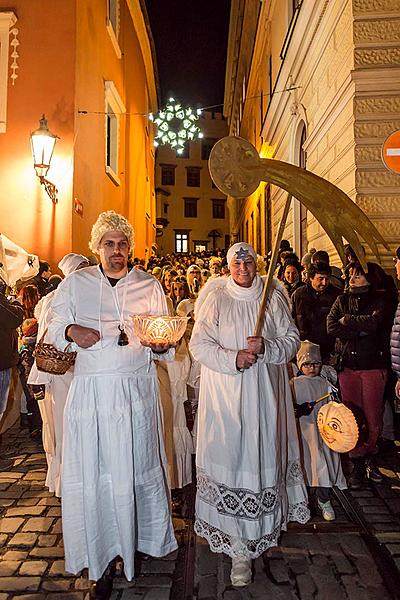 Engelsumzug Durch die Stadt Český Krumlov 8.12.2017