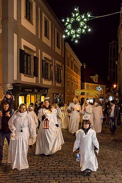 Engelsumzug Durch die Stadt Český Krumlov 8.12.2017