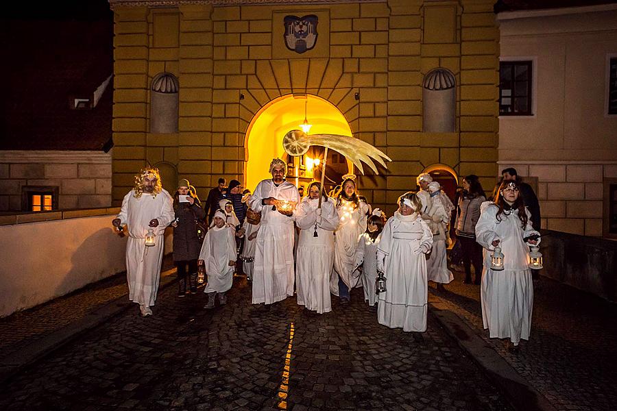 Engelsumzug Durch die Stadt Český Krumlov 8.12.2017