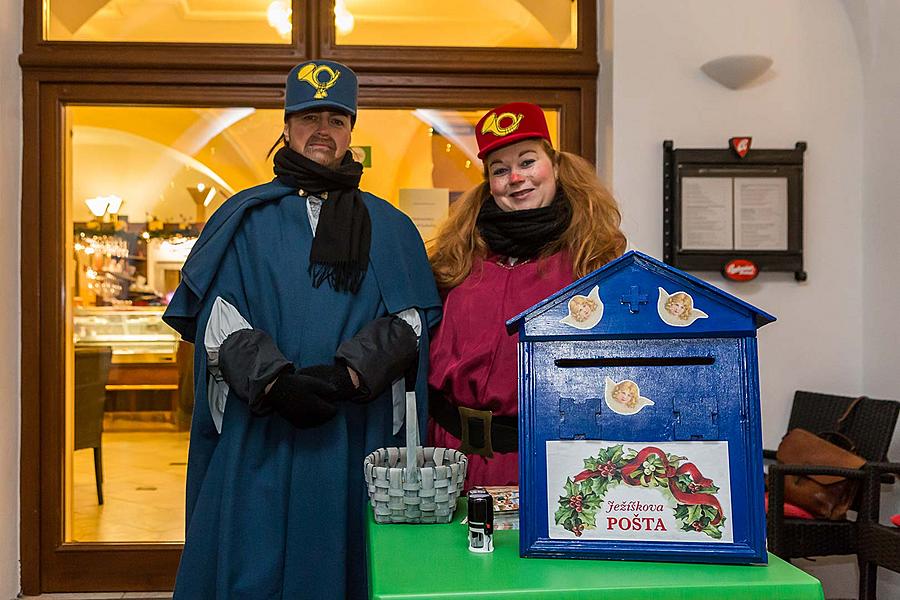 Baby Jesus Postal Office at U Zlatého Anděla and arrival of the White Lady, 10.12.2017