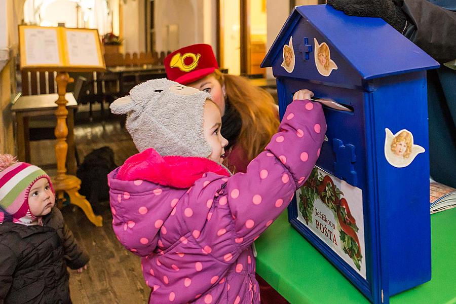 Baby Jesus Postal Office at U Zlatého Anděla and arrival of the White Lady, 10.12.2017