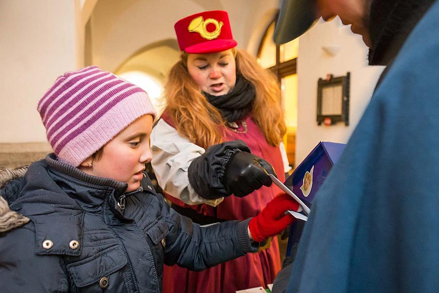 Baby Jesus Postal Office at U Zlatého Anděla and arrival of the White Lady, 10.12.2017