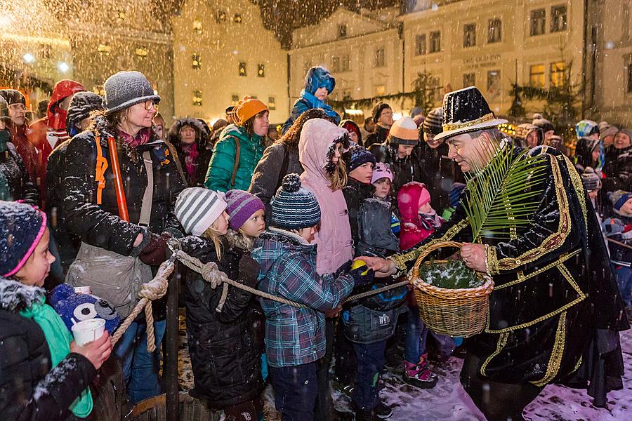 Baby Jesus Postal Office at U Zlatého Anděla and arrival of the White Lady, 10.12.2017