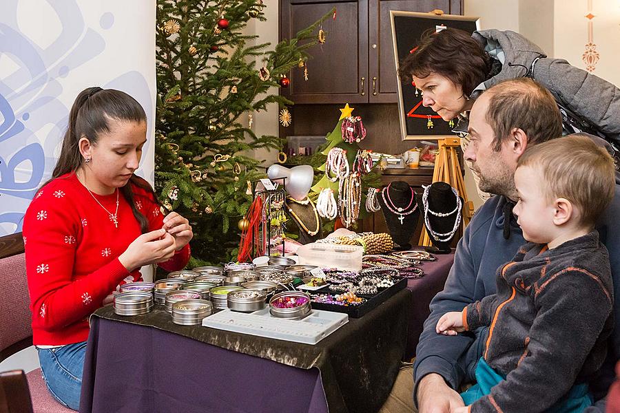 Andělská adventní sobota v klášterech, Nesem vám písničky (náměstí Svornosti), 3. adventní sobota 16.12.2017