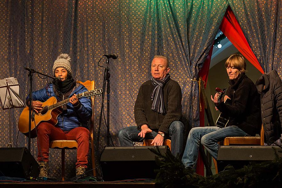 Andělská adventní sobota v klášterech, Nesem vám písničky (náměstí Svornosti), 3. adventní sobota 16.12.2017