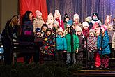 Verteilung des Lichts aus Bethlehem, Gemeinsames Singen am Weihnachtsbaum, 3. Adventssonntag 17.12.2017, Foto: Lubor Mrázek