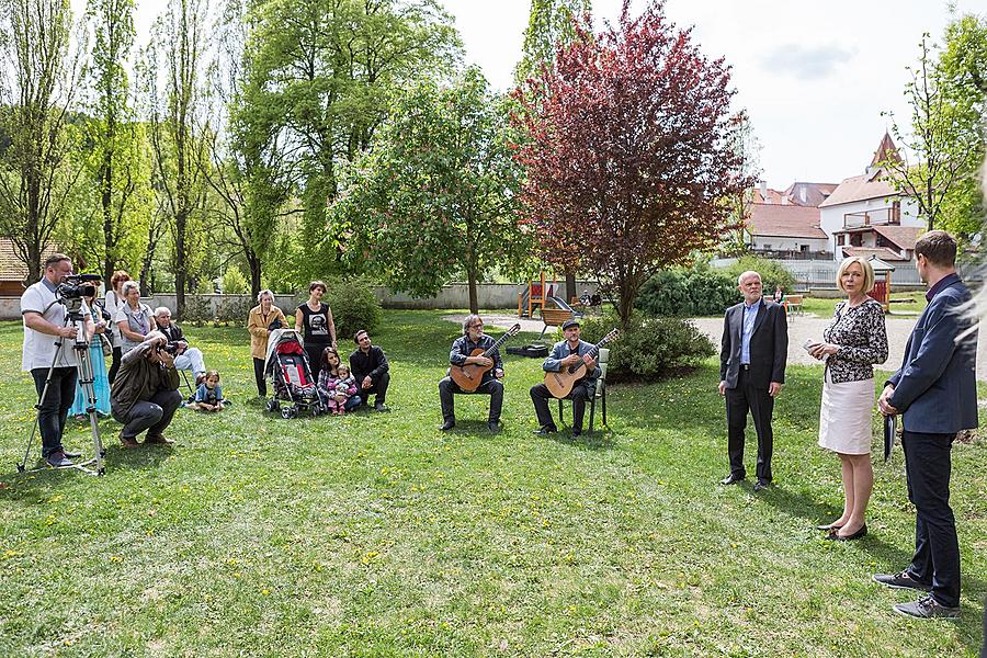 Zasazení stromu Olgy Havlové - Kouzelný Krumlov 1.5.2018