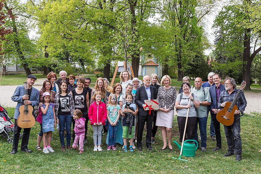 Planting of Olga Havlová Tree - Magical Krumlov 1.5.2018