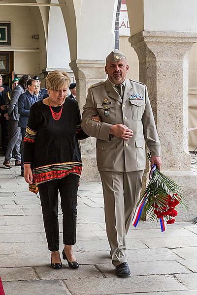 Festakt anlässlich des 73. Jahrestages des Endes des Zweiten Weltkriegs - Anbetung der Teilnehmer des Zweiten Weltkrieges