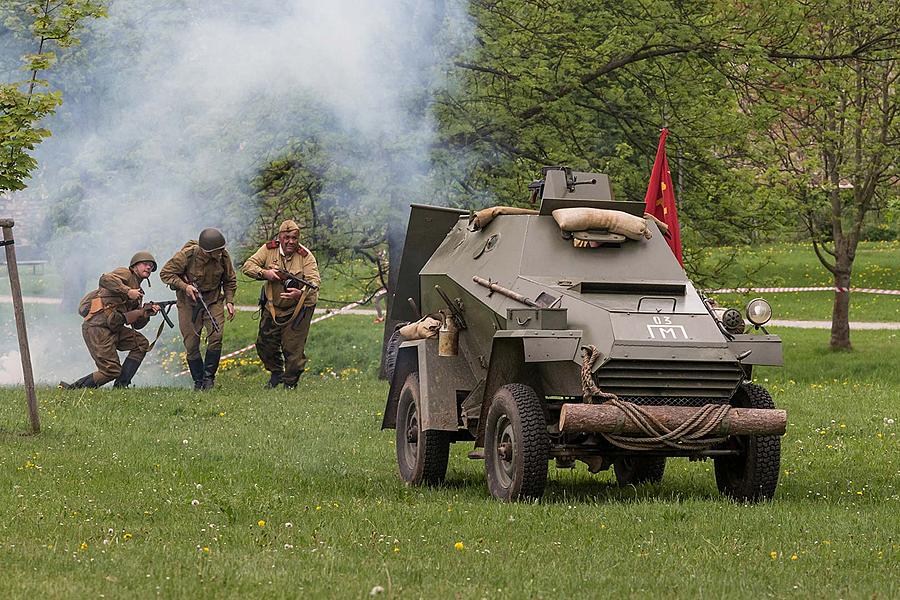 Slavnostní akt u příležitosti 73. výročí konce 2. světové války - Poslední bitva, Jelení zahrada v Českém Krumlově 5.5.2018