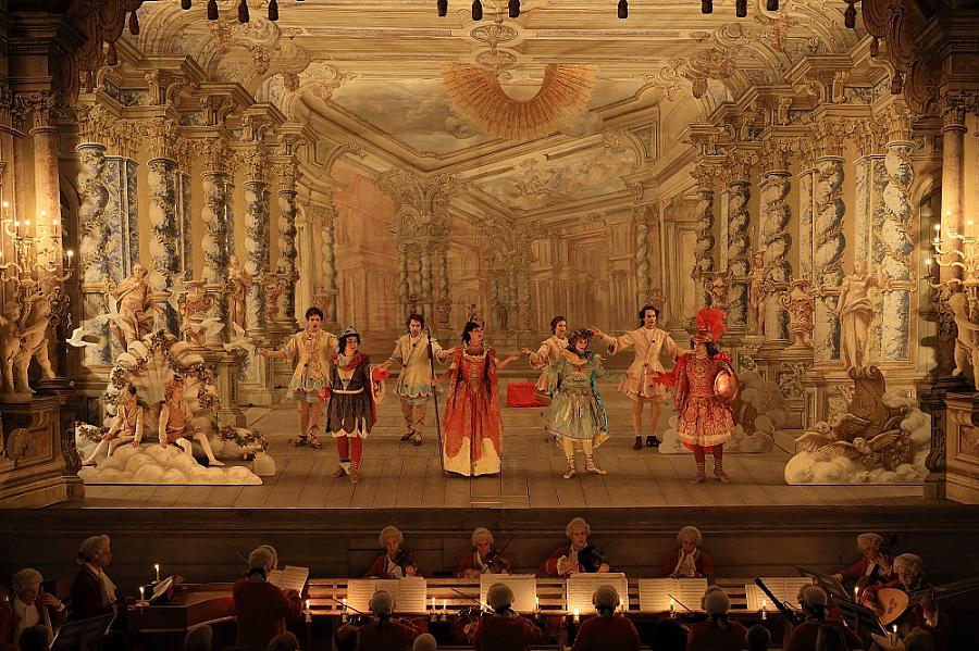 Antonio Caldara: L´Asilo d´Amore, soubor barokní hudby, Hof-Musici, 16. - 18. 9. 2016, před oponou