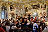 Miroslav Ambroš (housle) a Jaroslaw Nadrzycki (housle), Jihočeská filharmonie, Jan Kučera (dirigent), Mezinárodní hudební festival Český Krumlov 24.7.2018, zdroj: Auviex s.r.o., foto: Libor Sváček