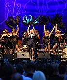 „KEEP SWINGING!“ – Swing evening in the Las Vegas style, Jan Smigmator, Dasha, Tom Gaebel, RTV Big Band Felixe Slováčka etc., International Music Festival Český Krumlov 4.8.2018, source: Auviex s.r.o., photo by: Libor Sváček