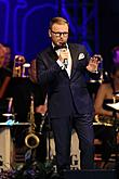 „KEEP SWINGING!“ – Swing evening in the Las Vegas style, Jan Smigmator, Dasha, Tom Gaebel, RTV Big Band Felixe Slováčka etc., Internationales Musikfestival Český Krumlov 4.8.2018, Quelle: Auviex s.r.o., Foto: Libor Sváček