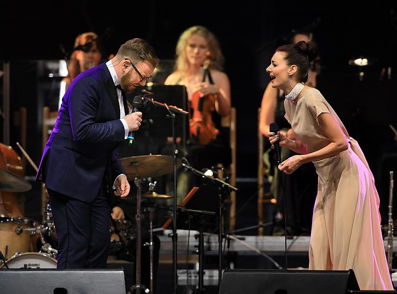 „KEEP SWINGING!“ – Swing evening in the Las Vegas style, Jan Smigmator, Dasha, Tom Gaebel, RTV Big Band Felixe Slováčka etc., Internationales Musikfestival Český Krumlov 4.8.2018