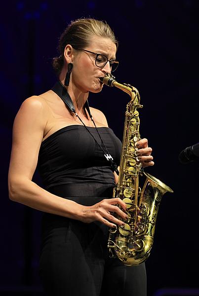 „KEEP SWINGING!“ – Swing evening in the Las Vegas style, Jan Smigmator, Dasha, Tom Gaebel, RTV Big Band Felixe Slováčka etc., Internationales Musikfestival Český Krumlov 4.8.2018