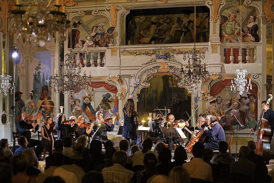 Amin Ghafari (housle), Sukův komorní orchestr, Nikol Kraft (dirigentka), Mezinárodní hudební festival Český Krumlov 8.8.2018