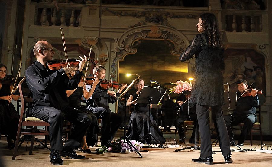 Amin Ghafari (housle), Sukův komorní orchestr, Nikol Kraft (dirigentka), Mezinárodní hudební festival Český Krumlov 8.8.2018