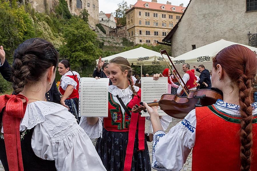 Svatováclavské slavnosti a Mezinárodní folklórní festival 2018 v Českém Krumlově, pátek 28. září 2018