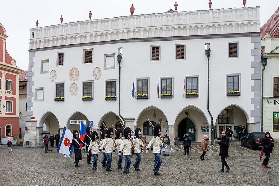 Oslava 100 let republiky v Českém Krumlově, Schwarzenberská granátnická garda - slavnostní kirchparáda a mše svatá v kostele sv. Víta, 28.10.2018